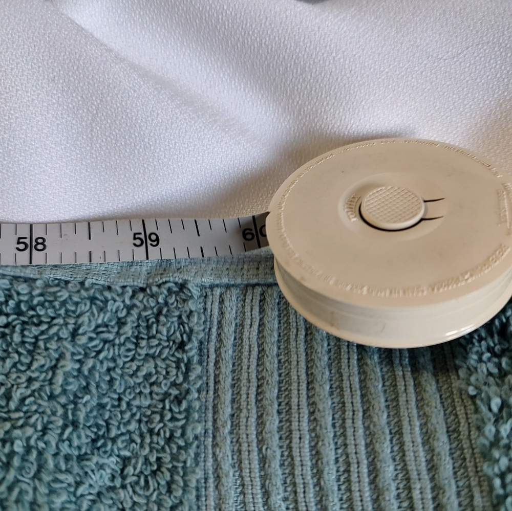 EUC Sonoma Set Of 4 Towels And 2 Bath Rugs - Picture 5 of 12